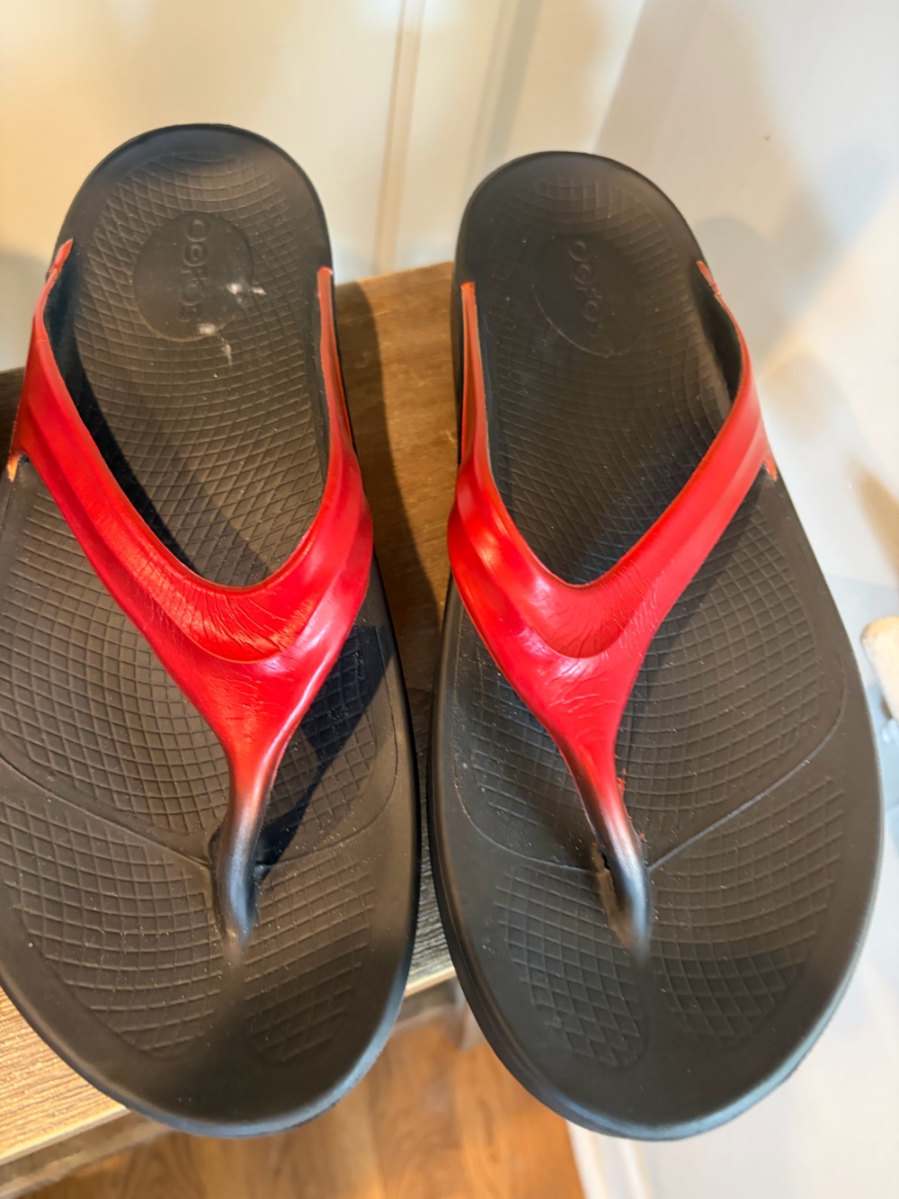 OOFOS Oolala Luxe Solstice Sandals Women’s Size 41 10 Recovery Thongs